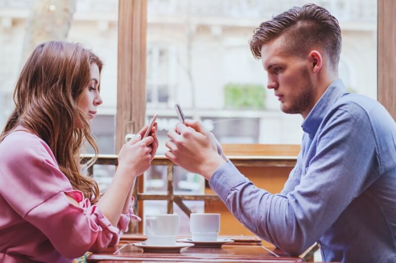 Der einfluss von dating apps auf die gesellschaft und die art, wie wir daten